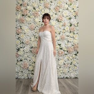 Lulus Strapless Lace Maxi Dress in Ivory Medium